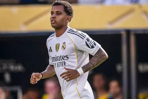 بسبب سافينيو.. مانشستر سيتي ينسحب من سباق رودريجو